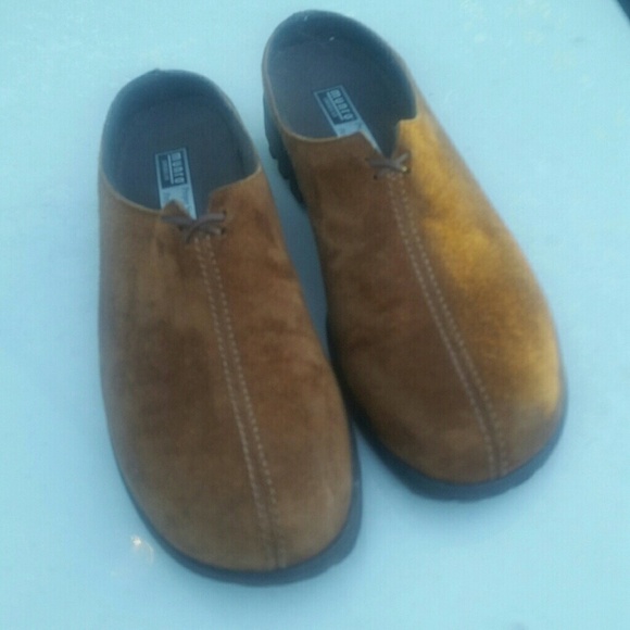 Munro Shoes - Munro Suede Clogs EUC Cognac color EUC 7.5 N